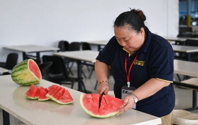 炎炎夏日“送清涼”，致敬高溫下辛勤的勞動(dòng)者！